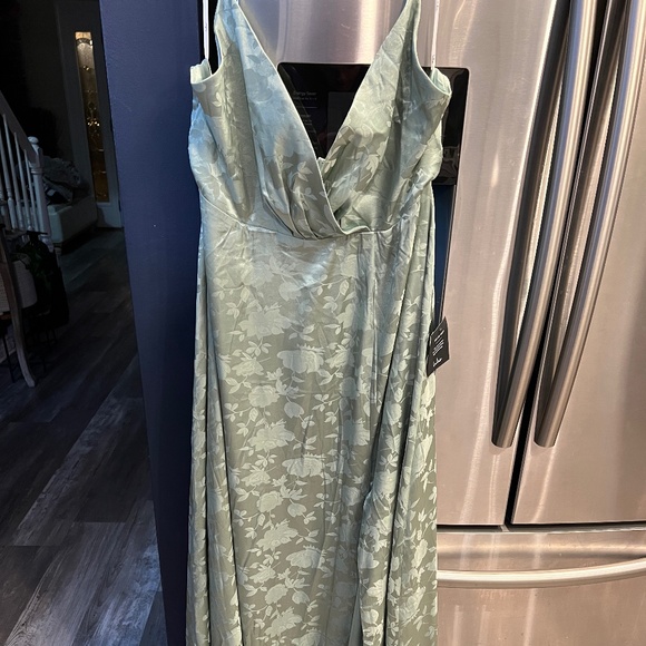 Silky High Slit Gown - Picture 5 of 6